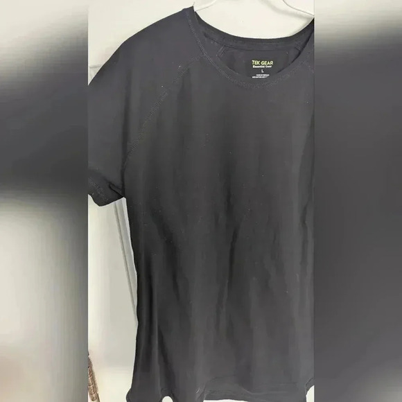 Tek Gear Black Essential Gear Women's Crewneck Size Large Shirt (EUC) - Picture 9 of 11